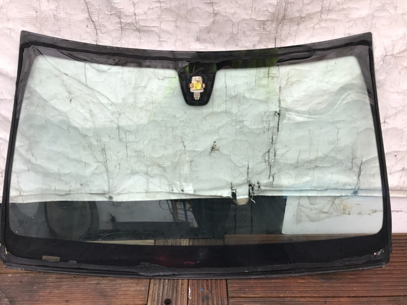 MERCEDES W205 2015-21 FRONT WINDSCREEN WINDOW GLASS & RAIN SENSOR AS1M1250DOT682