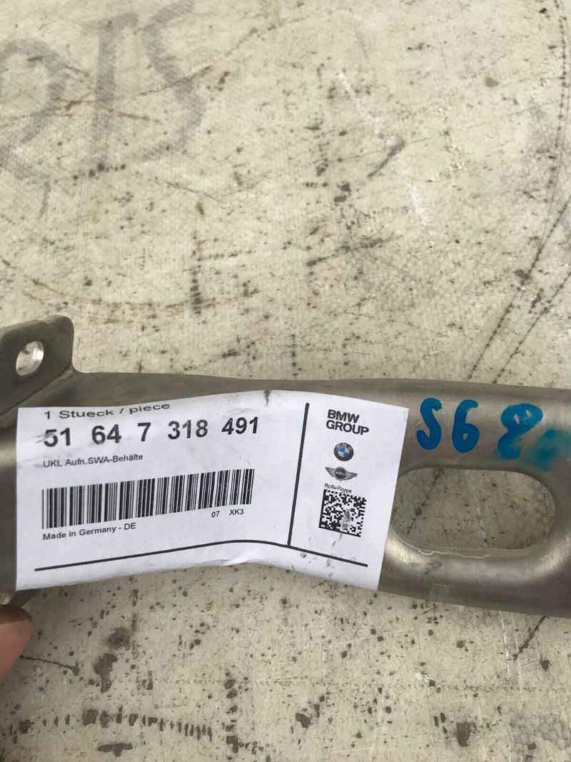 BMW 2 F45 2015 WASHER FLUID RESOVIOR MOUNT BRACKET 51647318491