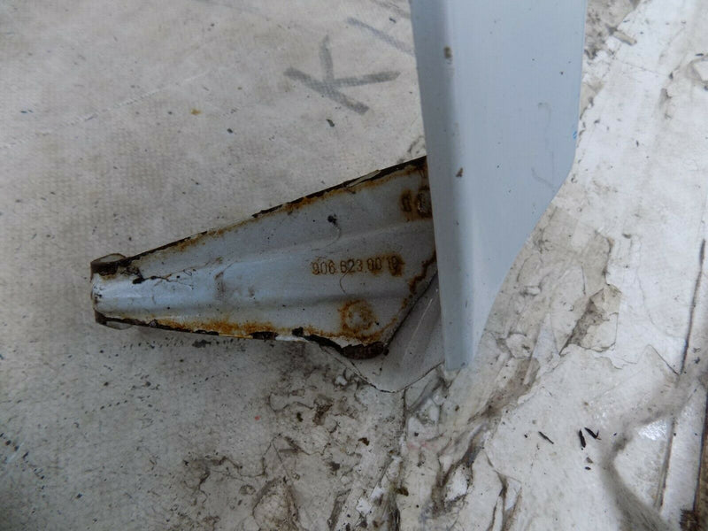 MERCEDES-BENZ SPRINTER 2010 FRONT PANEL UNDER HEADLIGHTS  A9066230119