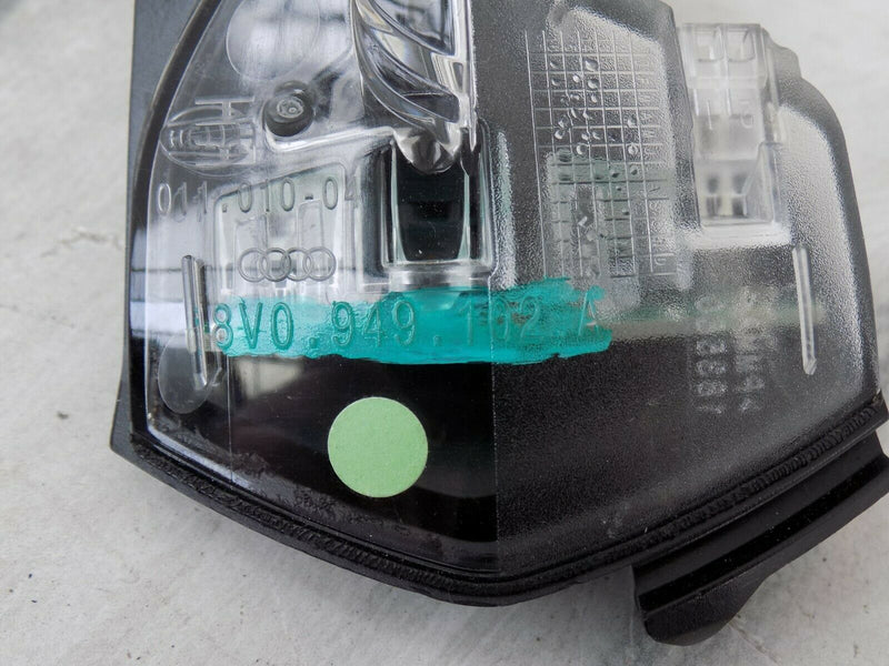 AUDI A3 S3 8V 2016-18 NEW MIRROR LED TURN INDICATOR RIGHT SIDE O/S 8V0949102A