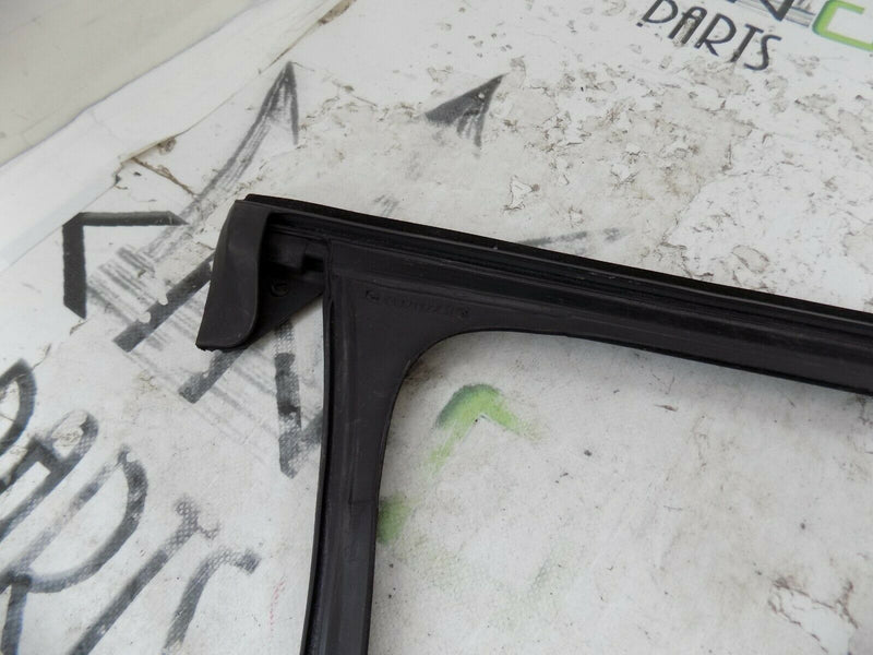 VAUXHALL ASTRA J MK6 2009-2014 LEFT FRONT DOOR WINDOW SEAL RUBBER 13391199