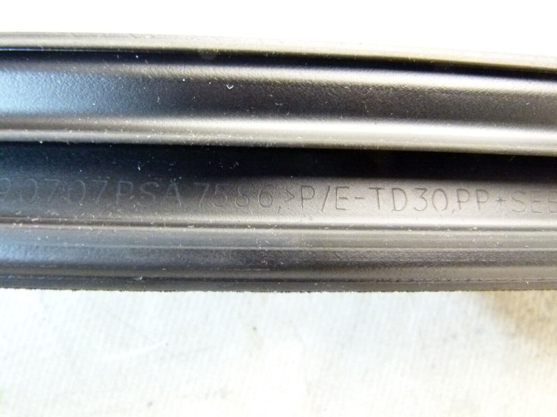 PEUGEOT 308 SW ESTATE 2017-21 REAR RIGHT SIDE DOOR WINDOW RUBBER SEAL