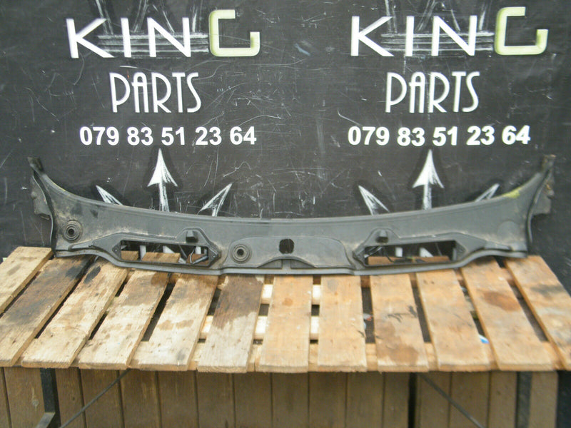 BMW 3 Series E91 90 09-11 FRONT TOP WIPER MOTOR TRIM PANEL TRAY COVER WINDSCREEN