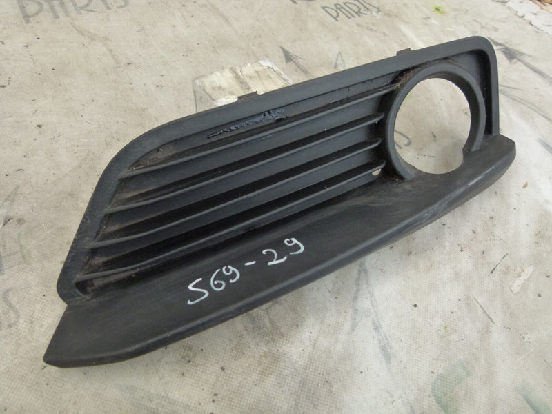BMW 1 F20 LCI 2015-17 FRONT RIGHT FOG LIGHT TRIM GENUINE 7371666 S69-29