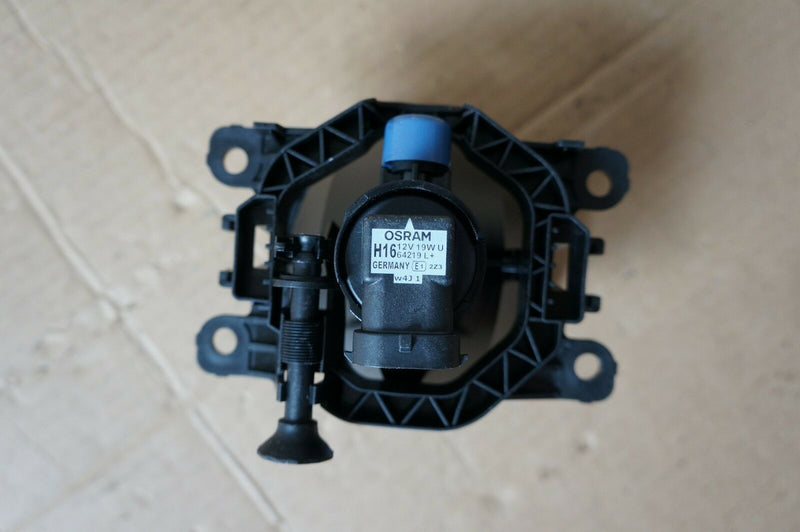 RENAULT MEGANE 2013 O/S DRIVER SIDE FRONT FOG LIGHT 89208691 (S10-04)
