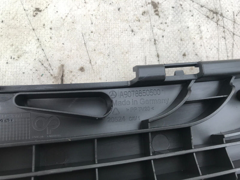 MB SPRINTER 2018 907 910 VS30 FRONT BUMPER STEP PLATE A9078850500