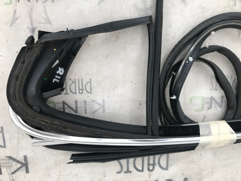 VAUXHALL INSIGNIA A 08-16 SET REAR WINDOW LEFT SIDE FRAME, RUBBER, TRIM COVER