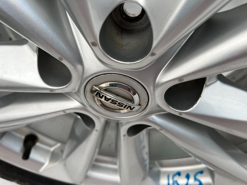 NISSAN QASHQAI J10 J11 17" ALLOY WHEEL & TYRE 7J 4EA1A 215/60/17