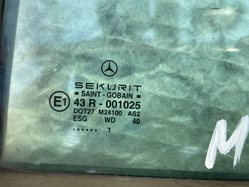 MERCEDES E CLASS W210 SALOON 1995-2002 LEFT SIDE REAR DOOR QUARTER WINDOW GLASS