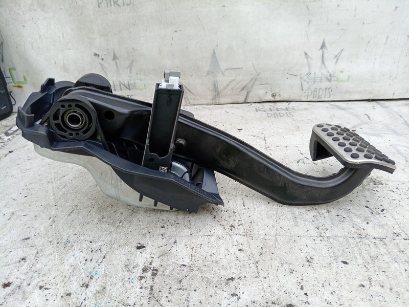 MERCEDES GLC X253 2.0 PETROL GENUINE ! AUTOMATIC BRAKE PEDAL A2052920515