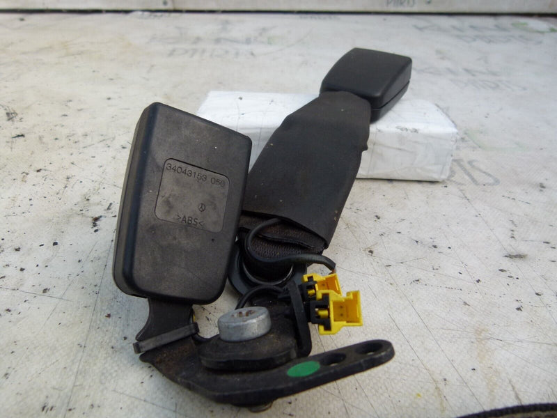 MERCEDES C W204 2007-11 REAR MIDDLE SEAT BELT BUCKLE GENUINE A2048602669