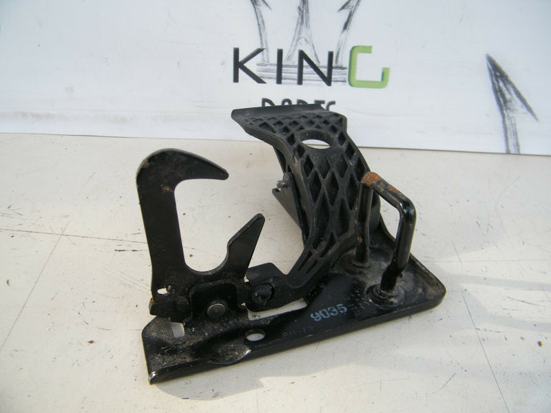 AUDI A3 (8P) 2003-2012 BONNET HOOK HANDLE / MECHANISM 8P0823480A
