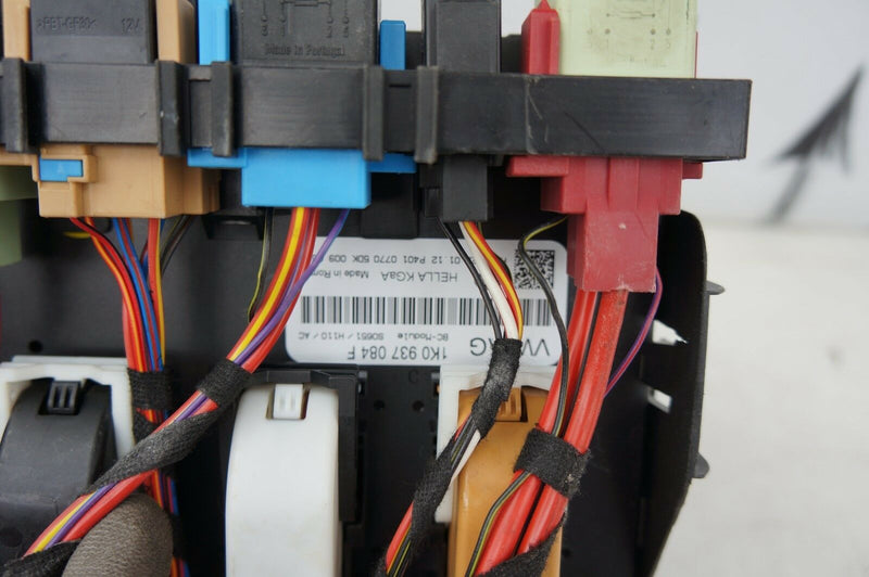 VW GOLF VI MK6 AUDI A3 2008-2012 UNDER BONNET FUSE BOX WITH BRACKET 1K0937084F