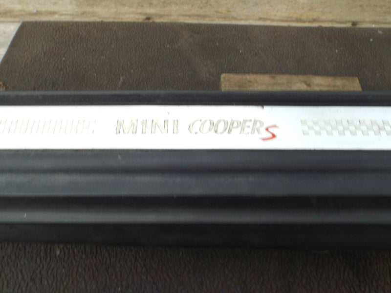 MINI Cooper S  R56 Side Skirt Sill Cover Left Side N/S (200) 7147915  114129-10