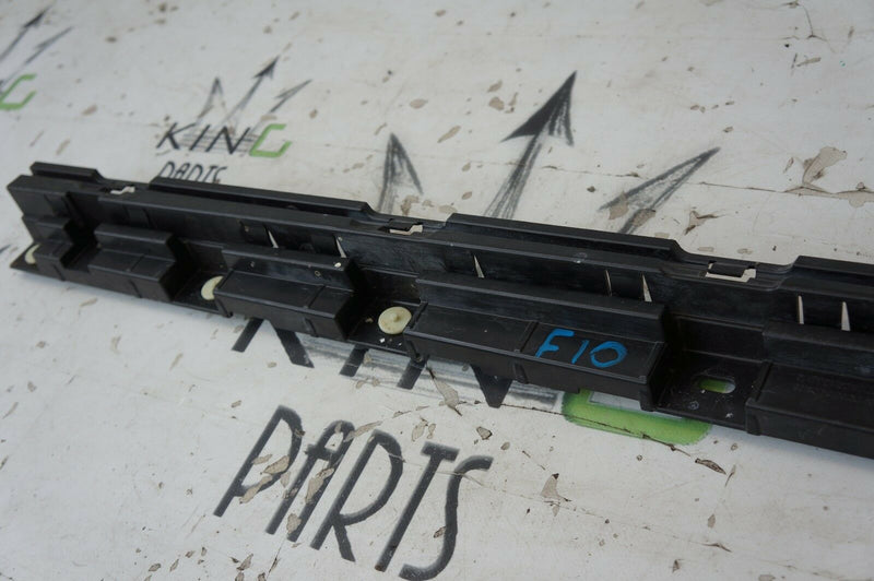 BMW 5 SERIES F10 2010-2017 SIDE SKIRT MOUNTING BRACKET FRONT LEFT 5177 7184777