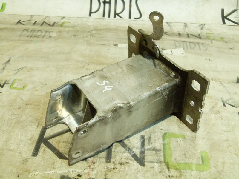 AUDI A4 S4 8W B9 2016-ON FRONT PASSENGER SIDE REINFORCER BRACKET 8W6807133