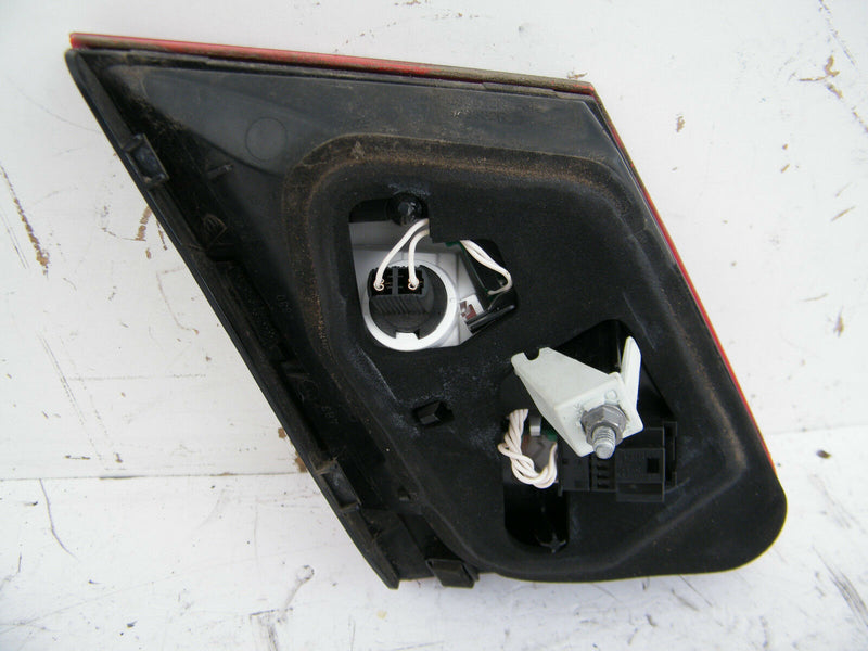 MERCEDES W212 EClass 10-15 SALOON REAR INNER BOOT LIGHT RIGHT SIDE OS 2129060258