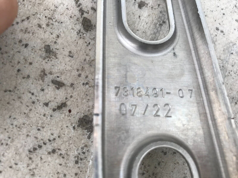 BMW 2 F45 2015 WASHER FLUID RESOVIOR MOUNT BRACKET 51647318491