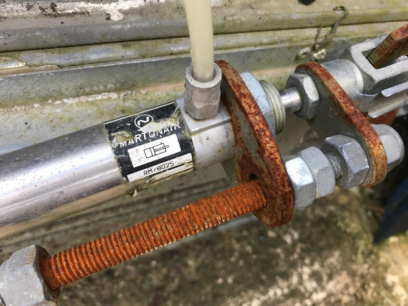 DAMPER ACTUATOR HONEYWELL SM220 SPRAY BOOTH CAR PAINT EXHAUST FUMES DUST TUBE