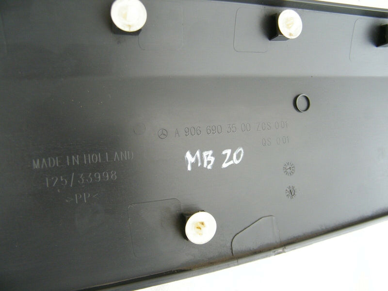VW CRAFTER/ MERCEDES SPRINTER 2006- O/SR QUARTER MOULDING A9066903500 (MB20)