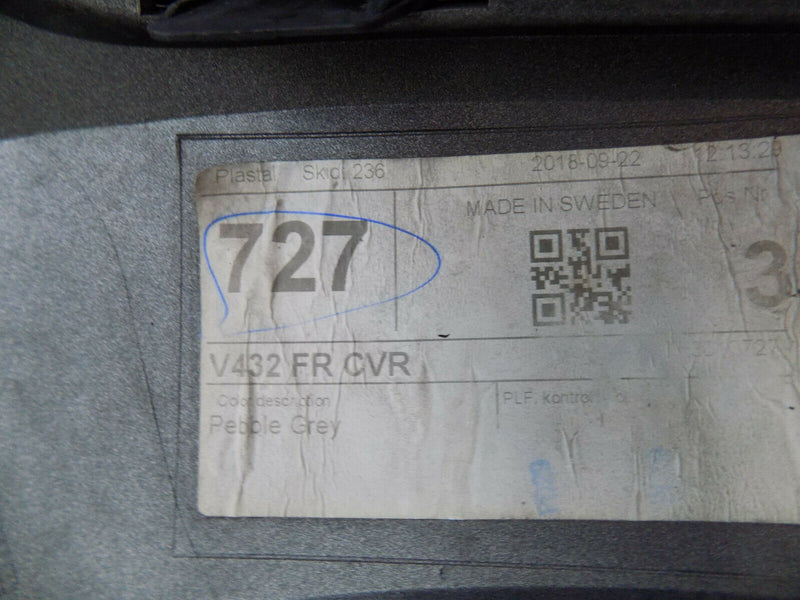 VOLVO V60 II MK2 INSCRIPTION 2018 2019 FRONT BUMPER GENUINE PDC 31690589