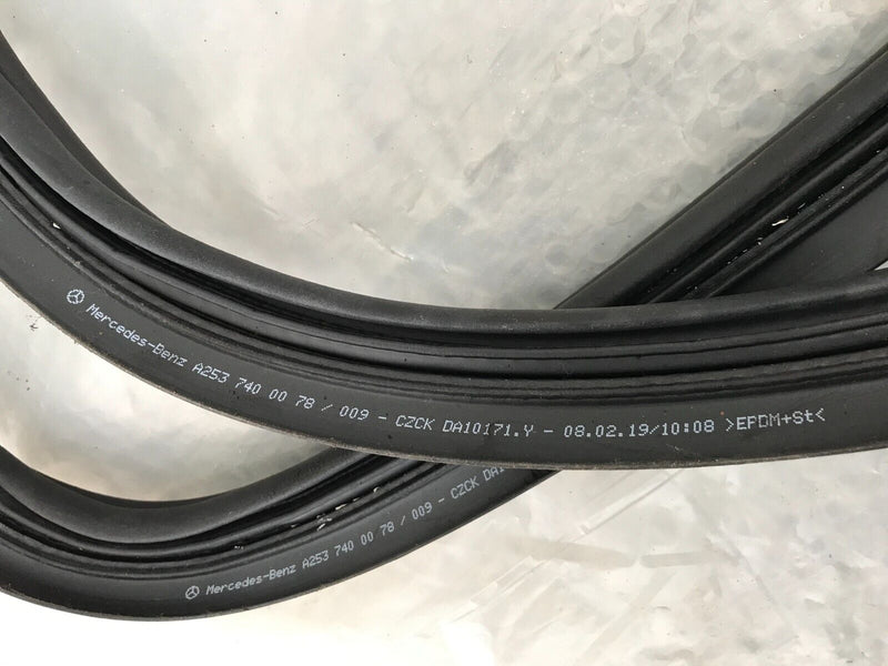 MERCEDES GLC X253 SUV 2016-21 BOOT LID TAILGATE RUBBER SEAL GENUINE A2537400078