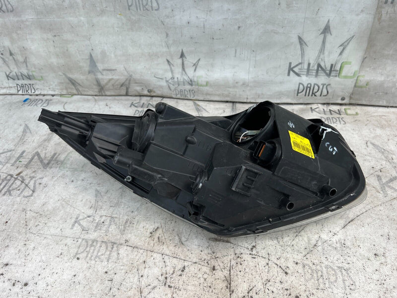 KIA VENGA 2010-2015 PASSENGER SIDE HEADLIGHT 1P921-03000
