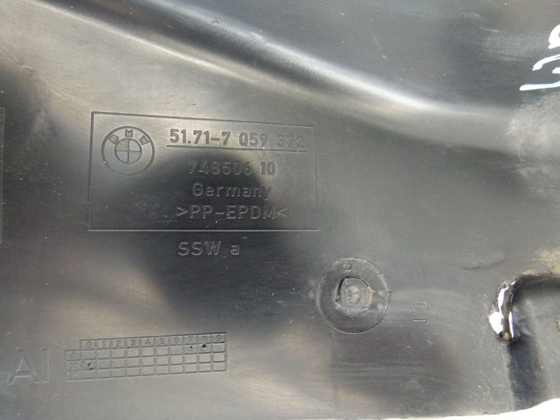 BMW 1 E87 2008-07 FRONT RIGHT WHEEL MUD GUARD GENUINE 5171 7059372