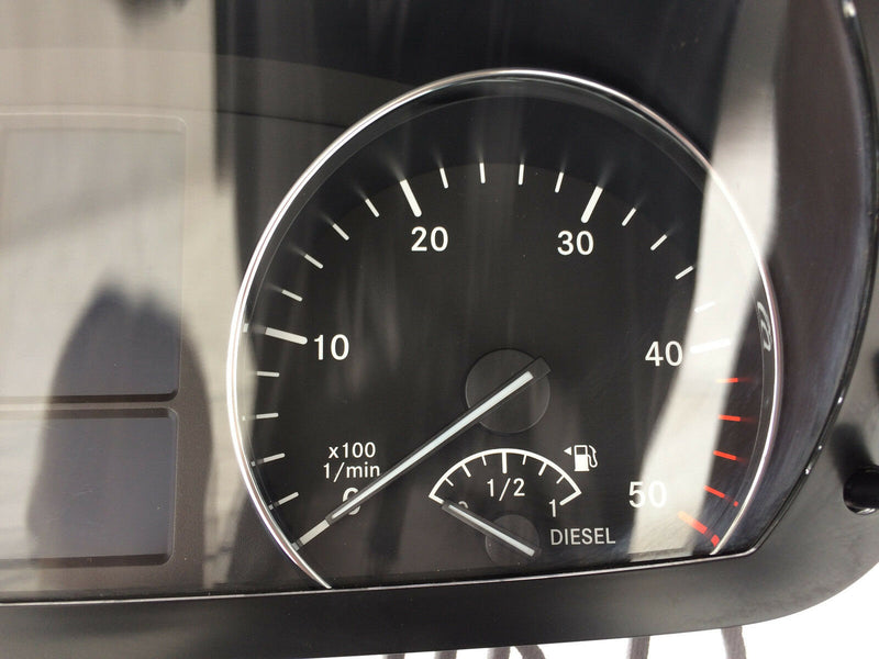 MERCEDES 906 216 13-18 OM640 OM642 SPEEDOMETER INSTRUMENT CLUSTER A9069007502