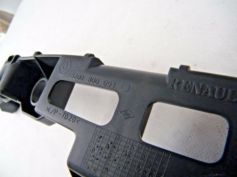 RENAULT CLIO 3 2005-17 O/SF BUMPER GUIDE MOUNTING FOR REFLECTOR 8200800091 (R07)