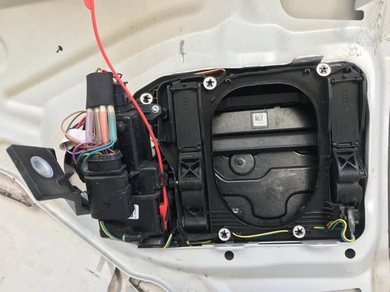 AUDI E-TRON 2018-ON RIGHT SIDE FRONT FENDER WING PANEL & CHARGING FUEL FLAP