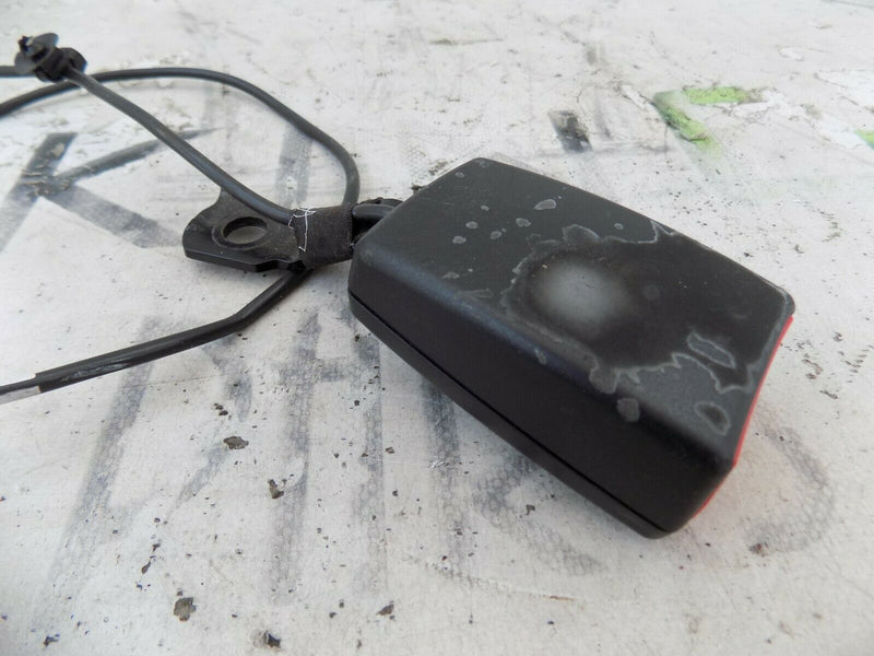 VOLKSWAGEN UP 2011-2016  LEFT NEAR SIDE FRONT SEAT  BELT BUCKLE 1S0857755