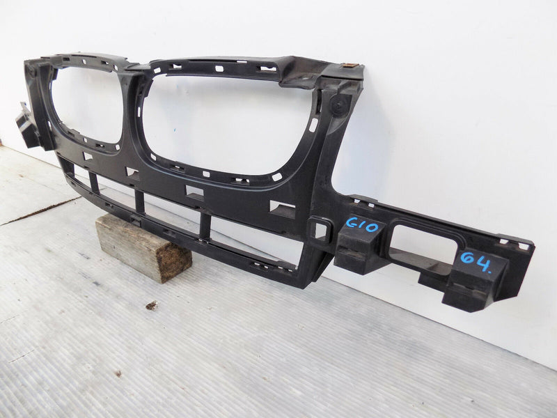 BMW X3 SERIES E83 2003-2006 TOP GRILL HOLDER BRACKET FRONT BUMPER GRILLE (G1064)