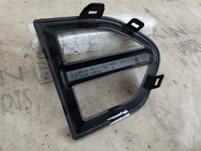 MINI COUNTRYMAN F60 2017-22 FRONT RIGHT INDICATOR TRIM GENUINE 7414091