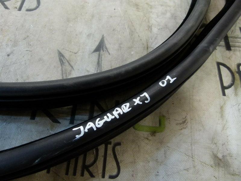 JAGUAR XJ X351 2010-2019 FRONT DOOR SEAL RIGHT DRIVER SIDE AW93-F20708