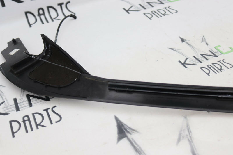 BMW X5 E53 2000-2006 FRONT RIGHT DOOR OFFSIDE WINDOW FRAME COVER 8402508