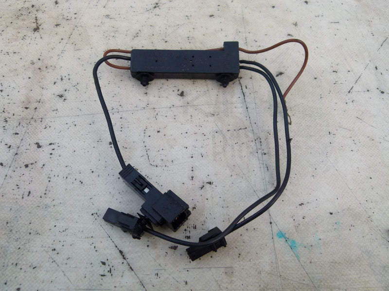 MERCEDES C W204 2007-2011 ANTENNA AMPLIFIER GENUINE A2048708490