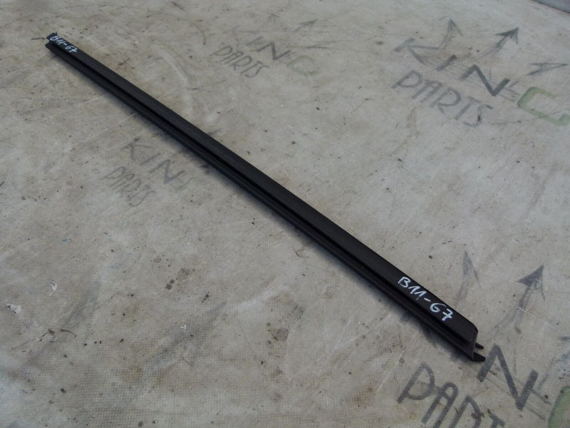 BMW 1 F20 LCI 2015-17 FRONT LEFT WINDOW SEALING GENUINE 5133 7240859