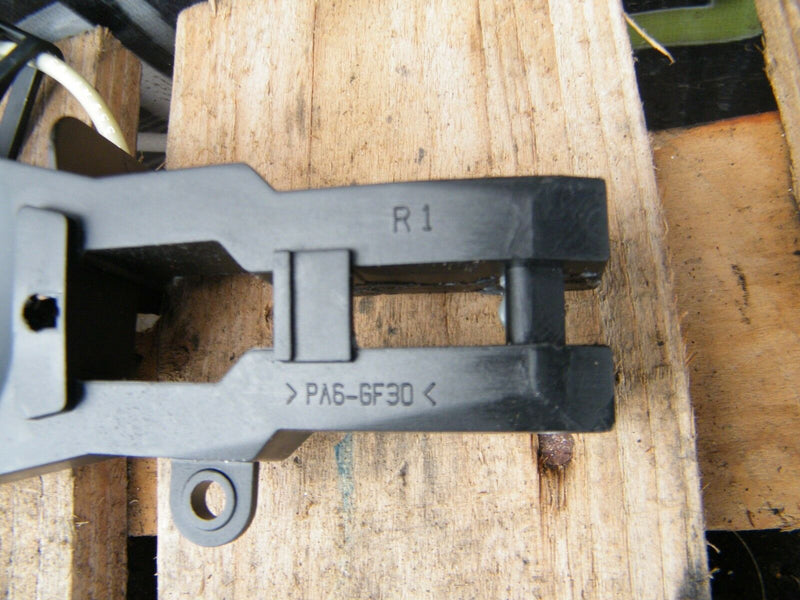 BMW X6 E71 5007-2014 O/S/R Right Side Rear Outside Door Lock Carrier