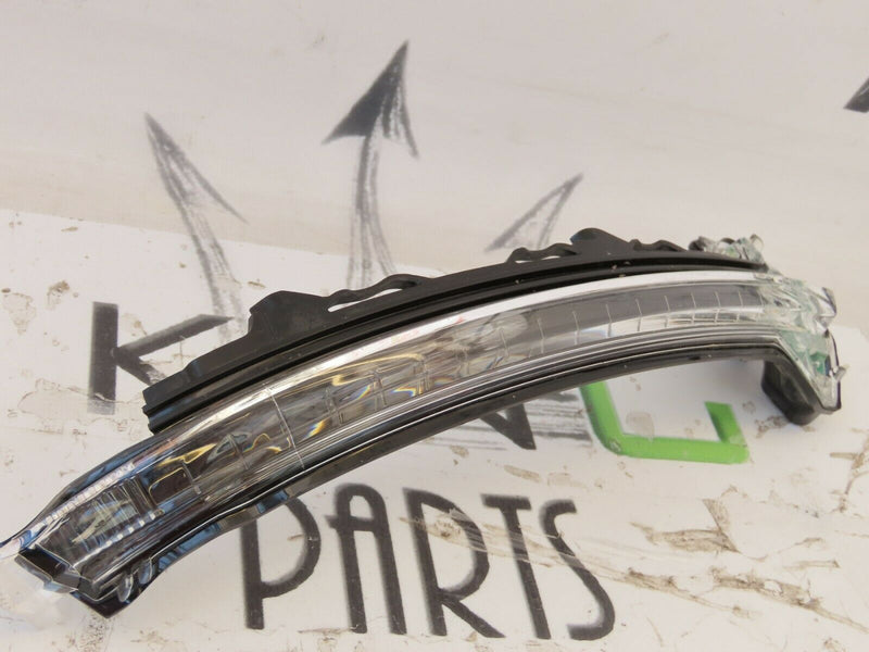 AUDI TT / R8 2014-ON RIGHT WING MIRROR INDICATOR LIGHT LAMP *NEW* 8S0949102
