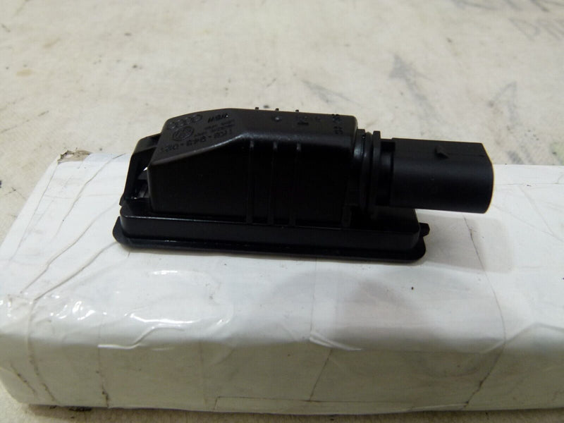 VW GOLF MK6 2008-2012 LICENCE NUMBER PLATE LIGHT GENUINE 1K8943021