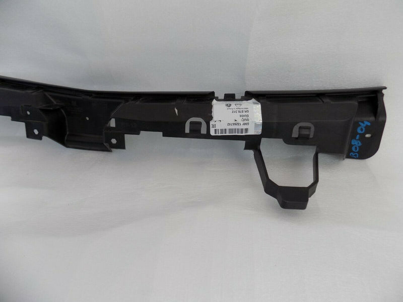 VAUXHALL ASTRA J MK6 2013-15 CENTRE REAR BUMPER MOUNT 5DR 13266743 /B04-33 /B8-4