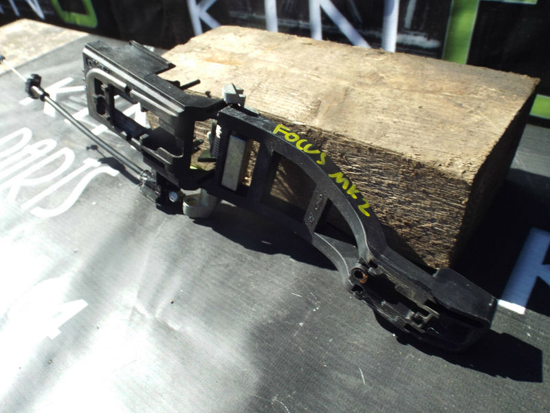 FOCUS MK2 2004-2011 GENUINE REAR DOOR HANDLE MOUNT CARRIER LEFT  SIDE N/S