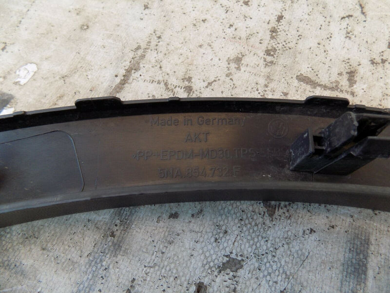 VW TIGUAN 2017-ON  FRONT WING WHEEL ARCH MOULD RIGHT DRIVE RSIDE 5NA854732