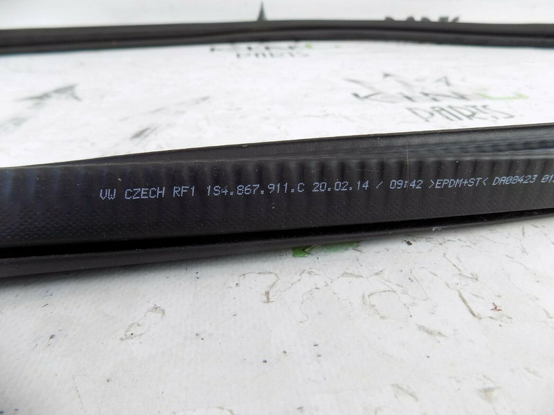 VW UP 2011-2016 2DR FRONT LEFT DOOR SEAL RUBBER GASKET SEAL 1S4867911D *N3