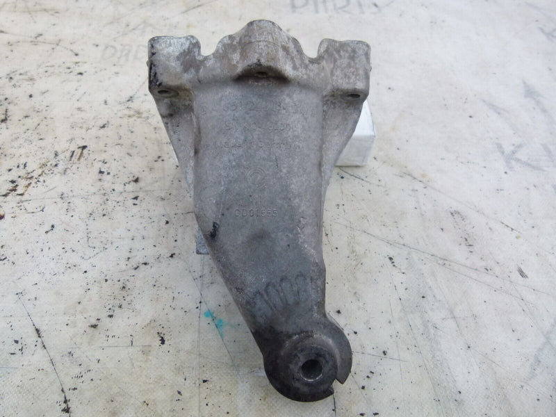 MERCEDES C W204 2007-2011 ENGINE MOUNTING BRACKET GENUINE A6512233404