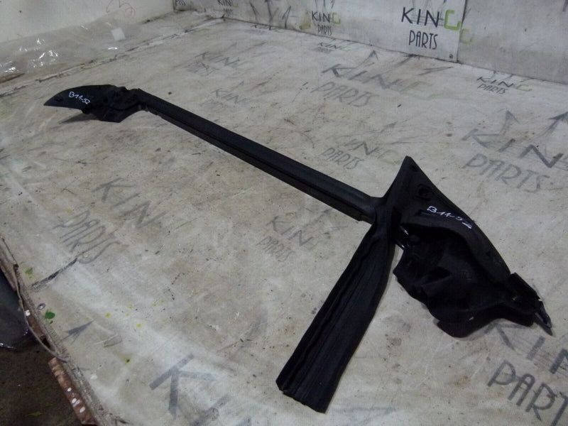 MERCEDES CLS C257 2018-21 FRONT RIGHT WINDOW SEAL GENUINE A2577250400