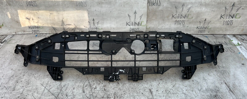 AUDI E-TRON 2018-ON FRONT BUMPER MAIN GRILLE SUPPORT BRACKET 4KE807233