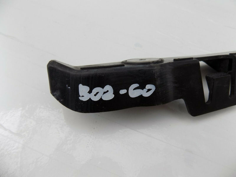 VAUXHALL ZAFIRA B 2005-2011 REAR BUMPER CENTRE MOUNT GUIDE 13157605 /B02-60