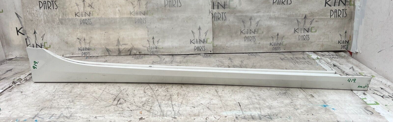 BMW 1 SERIES F40 F44 2019-ON DRIVER SIDE RIGHT SKIRT COVER 51777461382